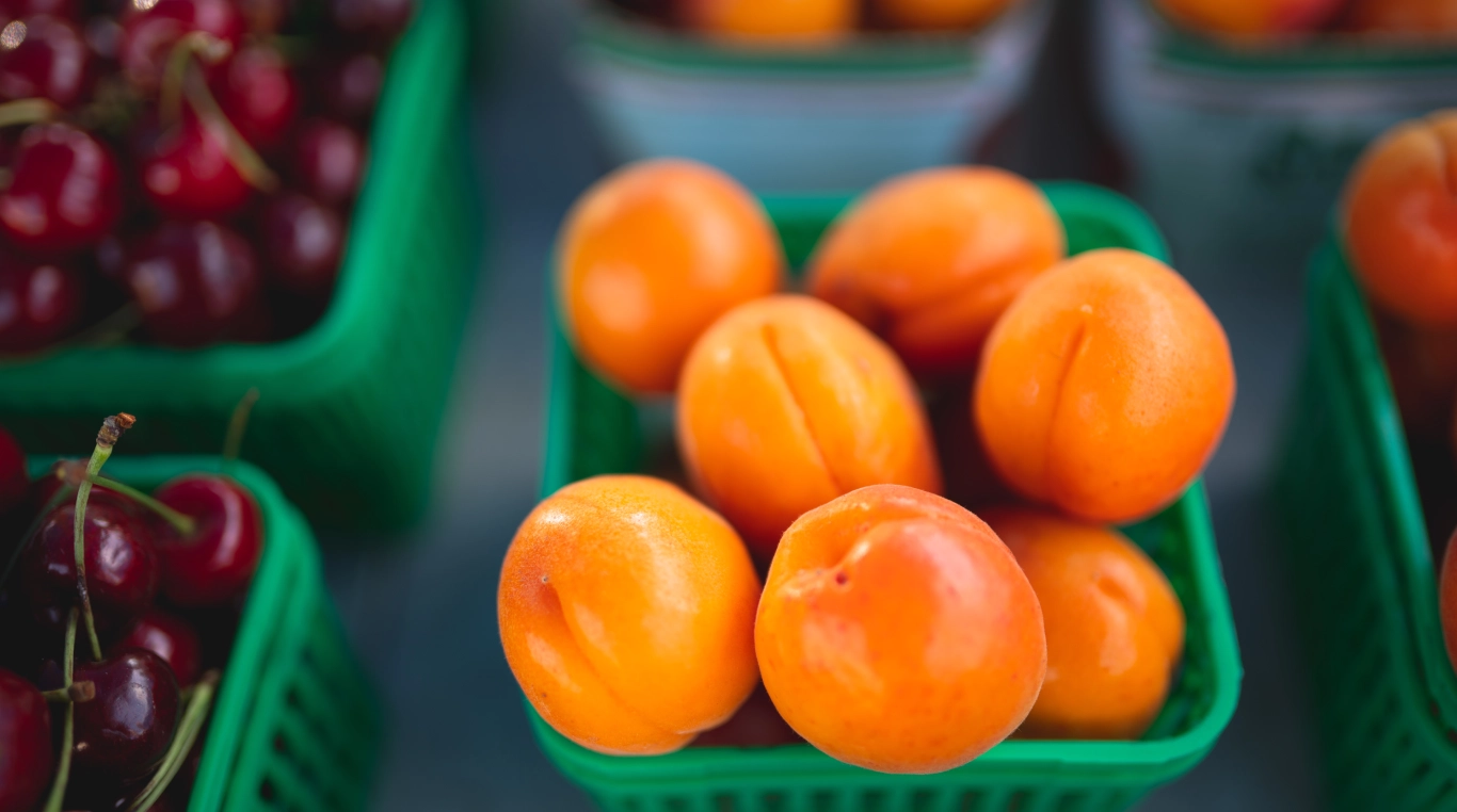 Photo of nectarines in a basket